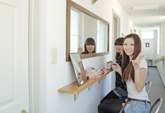 �����դ��Ƥ뤫��ī�Υᥤ���ϥХå���Ǥ��͡��ᥤ��ľ����Ǥ����㤦��