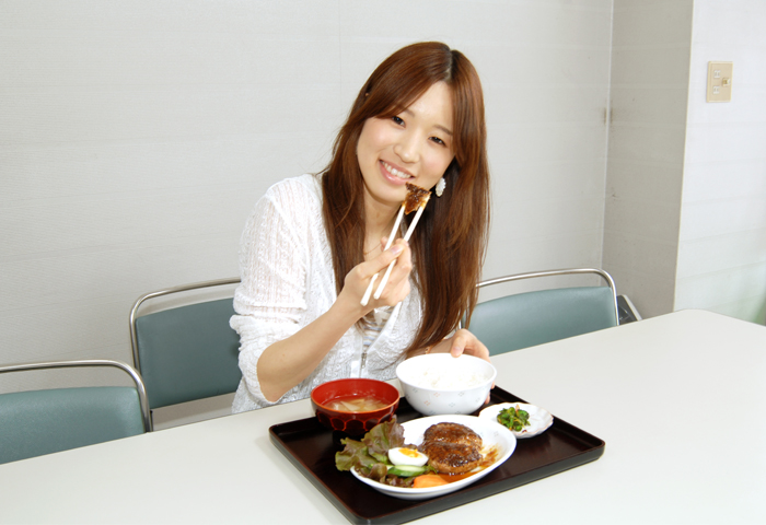 ͼ���ΰ���Ǥ����ܥ�塼��Τ���ϥ�С����Ǥ�ʢ���äѤ��ˤʤ�ޤ���