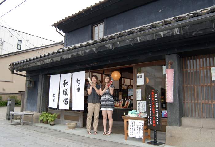 能登食祭市場正面に展示されている七輪です!おっきい!何人前焼けるのですかね??