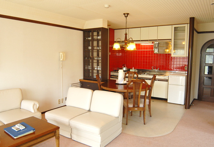 �ƥ�Ӥ򸫤���仨�̤򤹤���˻Ȥ���ӥ󥰤Ǥ������ե���������Τǡ����Ĥ����ޤ���