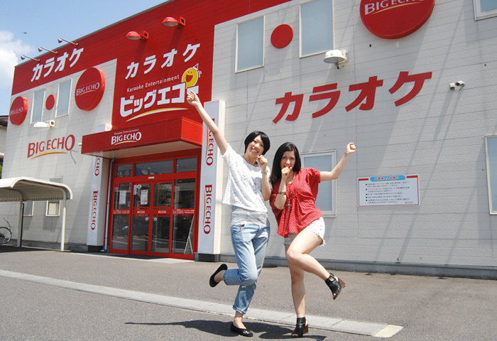 お土産店で、ご当地のお菓子や白河だるま(縁起物)は人気があります♪