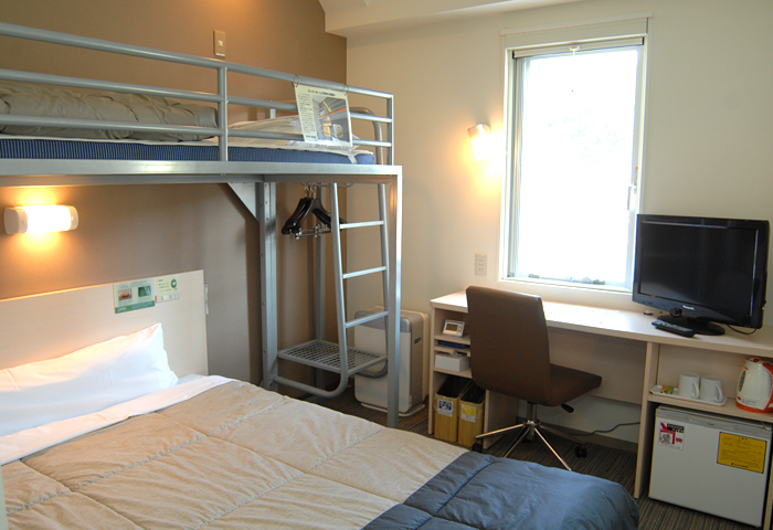 �ĥ���롼��ϡ��岼�˥٥åȤ�����ޤ���