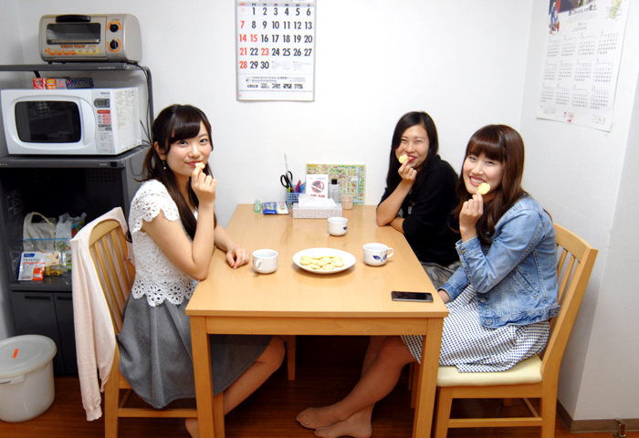 �����Υ�ӥ󥰤ˤʤ�ޤ��������ϡ�����Ĥ˥��å�����Ƥ��Ƥߤޤ�����